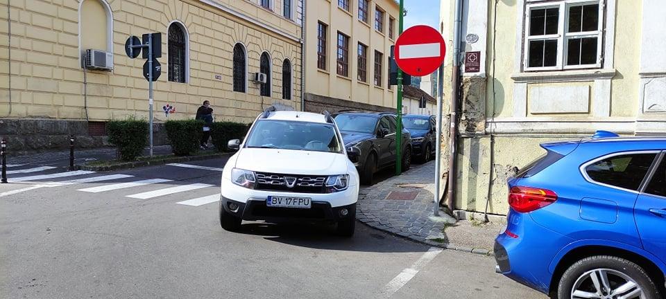 Primarul Brașovului, Allen Coliban, îşi cere scuze public pentru că a parcat pe o trecere de pietoni: "Acest eveniment nu-mi face cinste" 726631