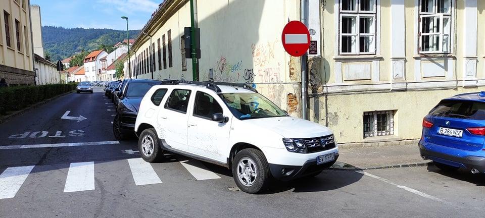 Primarul Brașovului, Allen Coliban, îşi cere scuze public pentru că a parcat pe o trecere de pietoni: "Acest eveniment nu-mi face cinste" 726632