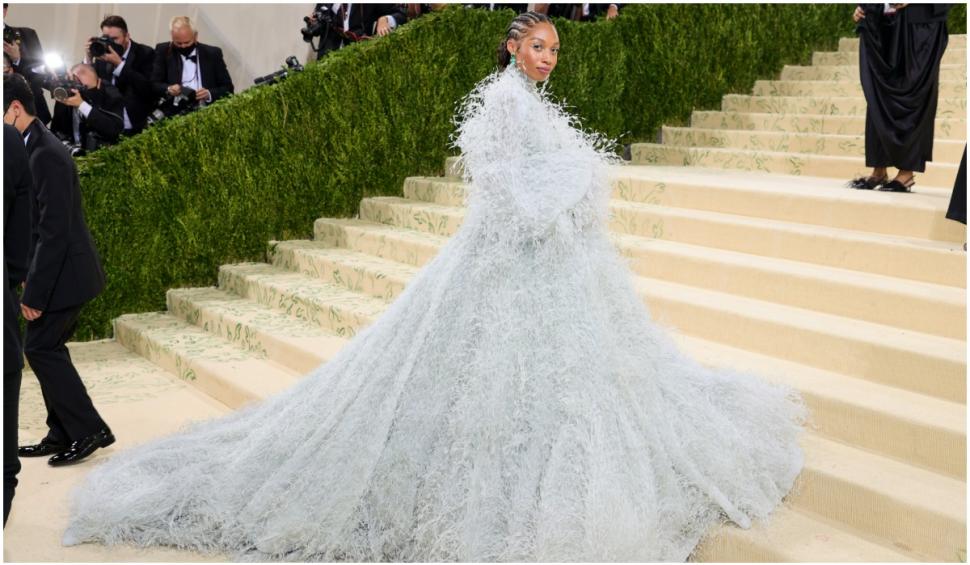 Emma Răducanu, apariție spectaculoasă pe covorul roşu de la Gala Met 2021 726670
