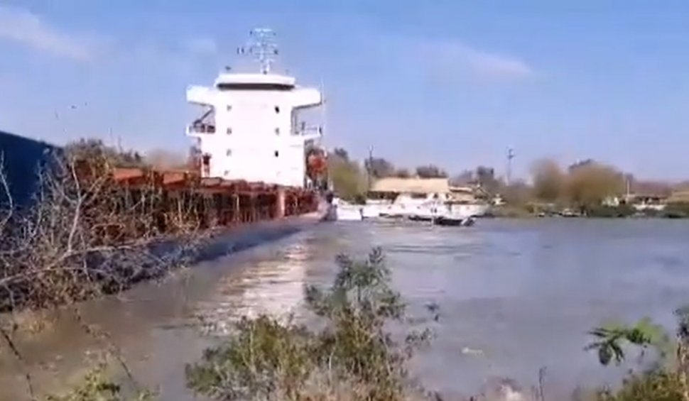 Accident naval în Delta Dunării. Trei ambarcațiuni de agrement au fost distruse de o navă străină rămasă fără motor