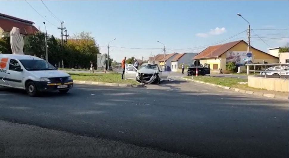 Accident cu şapte victime la Caransebeş, provocat de două șoferițe de 29 de ani 727003