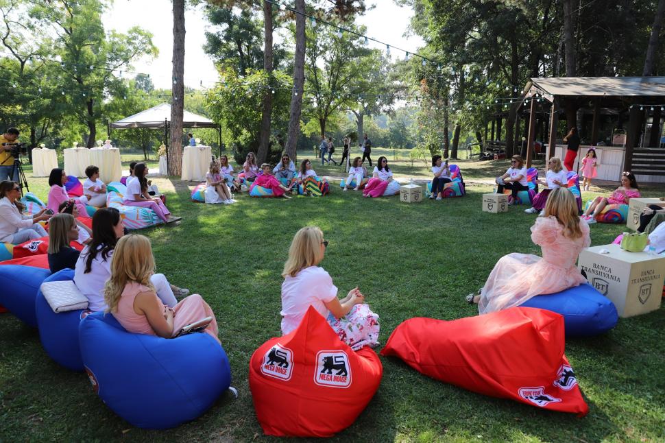 Cele mai influente femei din România participă la cursa caritabilă Race for The Cure, pentru susţinerea luptei împotriva cancerului de sân 727168