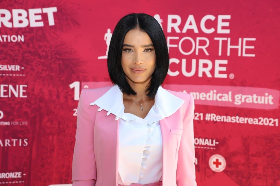 Cele mai influente femei din România participă la cursa caritabilă Race for The Cure, pentru susţinerea luptei împotriva cancerului de sân 727171