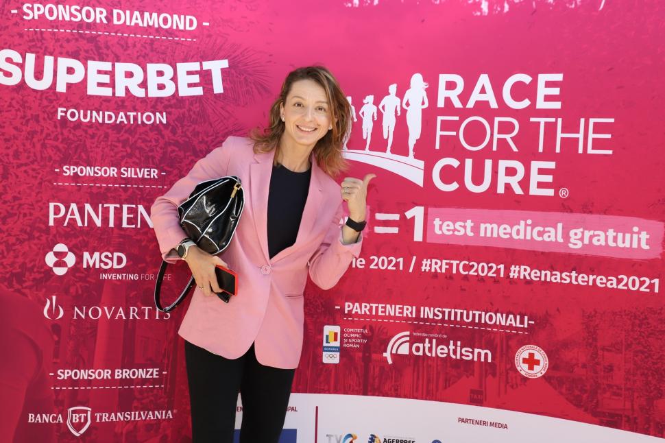 Cele mai influente femei din România participă la cursa caritabilă Race for The Cure, pentru susţinerea luptei împotriva cancerului de sân 727182