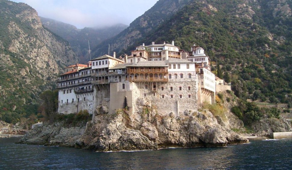 Schitul românesc Prodromu: Informațiile depre existența unui focar uriaș de COVID-19 în mănăstirile de pe Muntele Athos sunt false