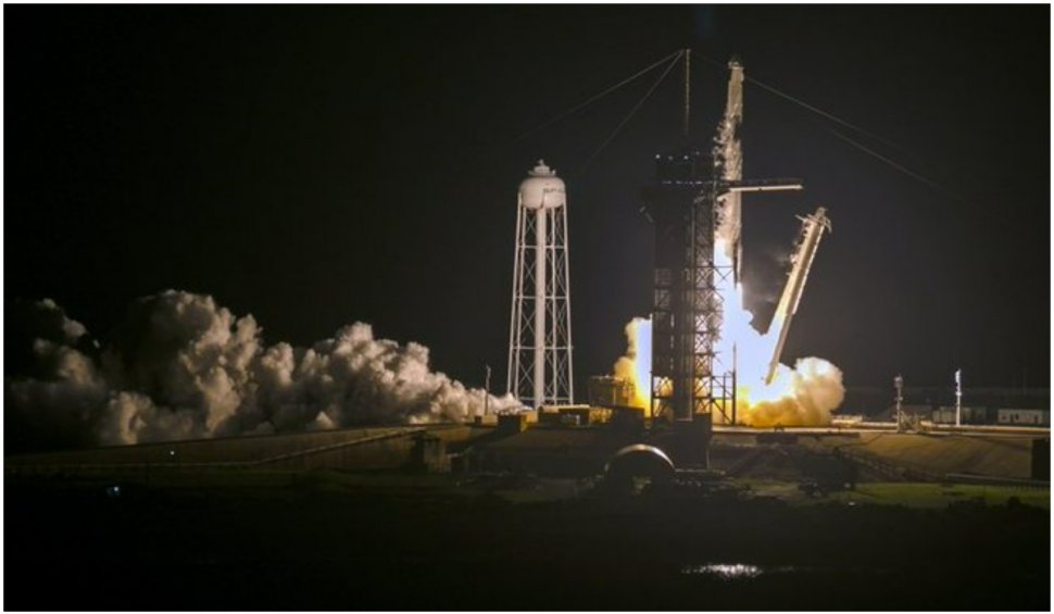 SpaceX a lansat cu succes primul zbor turistic în spațiu