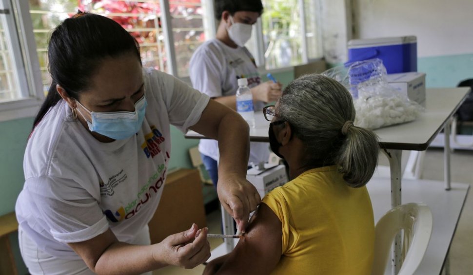 Prima țară care a aprobat vaccinarea anti-COVID la copiii de cel puțin 2 ani a început imunizarea acestora
