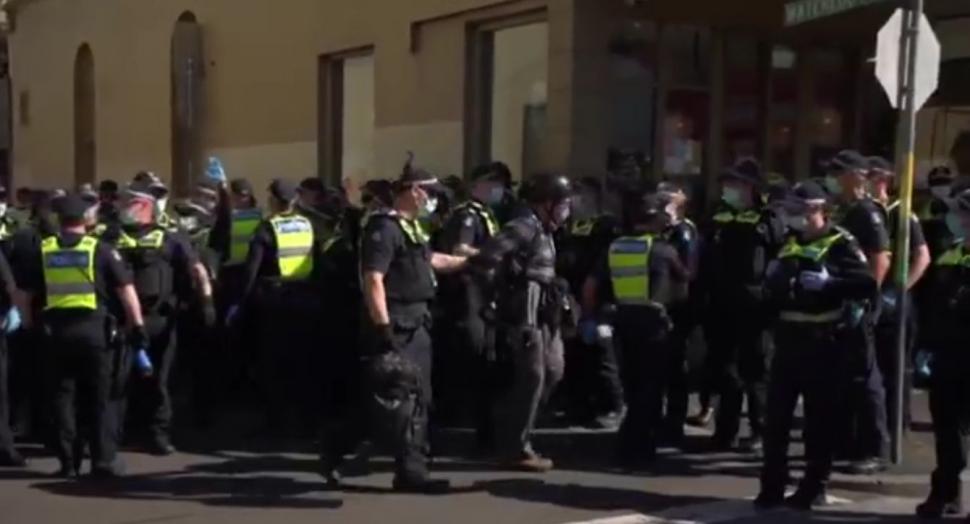 Arestări masive în Australia, după ce protestatarii anti-lockdown s-au ciocnit cu polițiștii 727422
