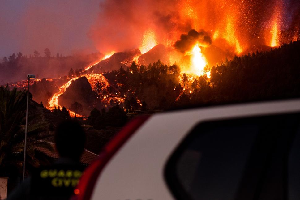 5.000 de evacuați după erupția vulcanică din La Palma. Mai multe case au fost distruse. Premierul spaniol și-a amânat plecarea la Națiunile Unite 727652