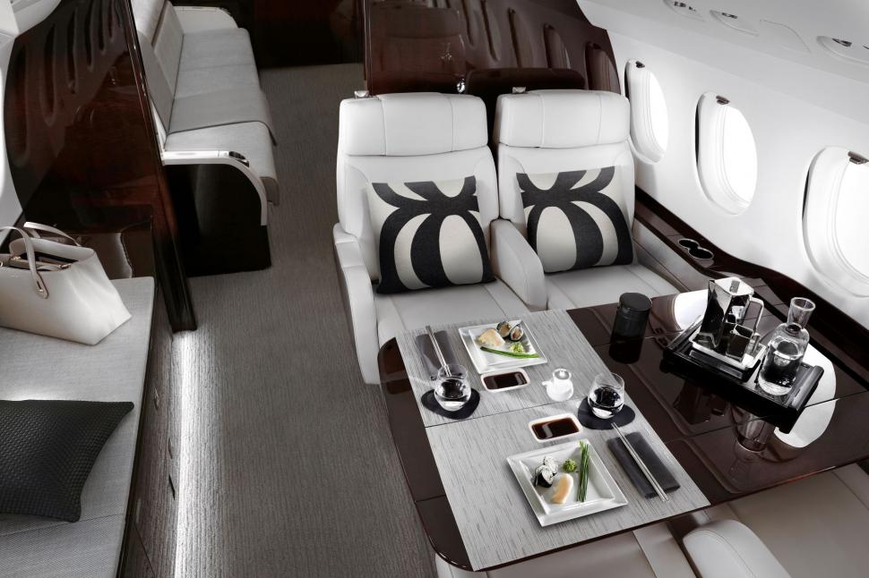 Klaus Iohannis și prima doamnă au ajuns la New York. Imagini cu aeronava de lux care i-a dus pe cei doi în Statele Unite 727805