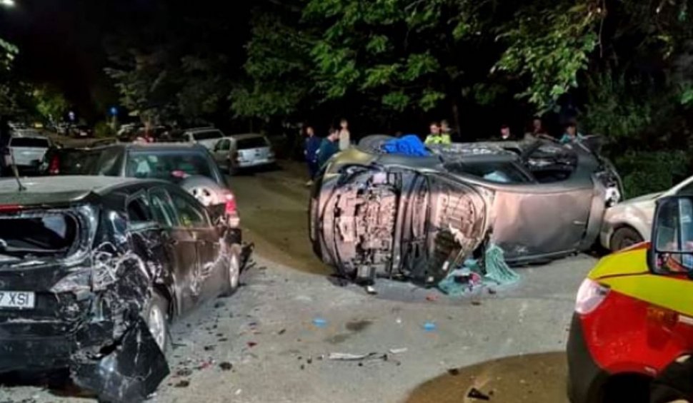 Accident cu șapte mașini, în cartierul Militari din Capitală. Patru persoane au ajuns la spital