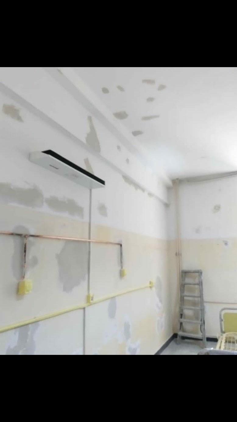 Gest impresionant al jandarmilor din Caraș-Severin: Au renovat și pictat un spital din Reșița în 100 de zile 728061