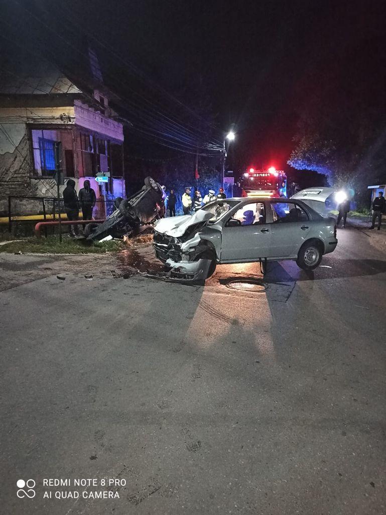 Accident cu patru victime în Argeş, după ce şoferul unei maşini s-a izbit de un alt autoturism care s-a răsturnat 728193