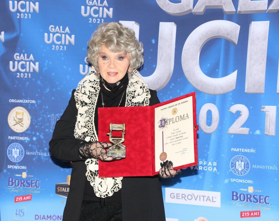 La 78 de ani, Margareta Pâslaru, elegantă şi rafinată pe scena Uniunii Cineaștilor din România 728207