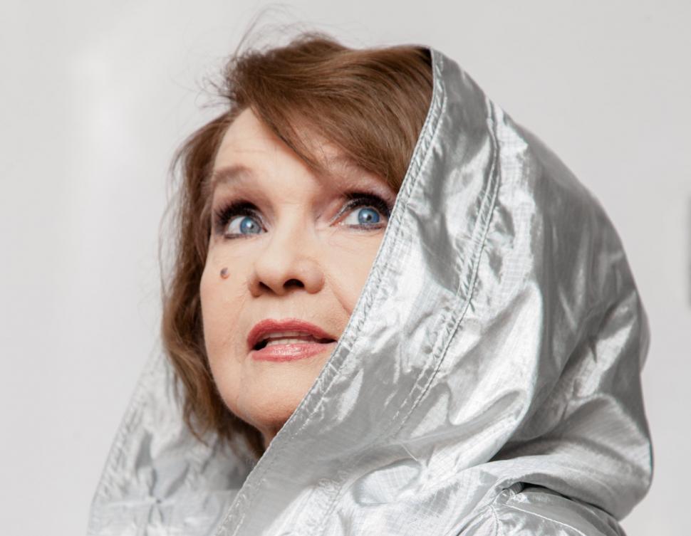 La 78 de ani, Margareta Pâslaru, elegantă şi rafinată pe scena Uniunii Cineaștilor din România 728215