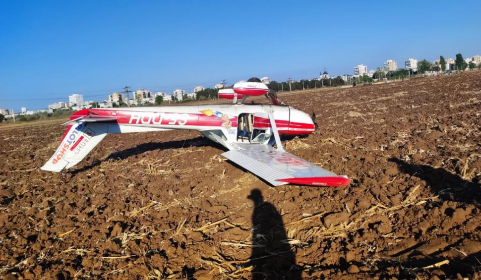 Avion aterizat forțat, pe un teren de lângă aerodromul Strejnic, Prahova. Anchetă deschisă de Parchetul de pe lângă Curtea de Apel Ploieşti 728612