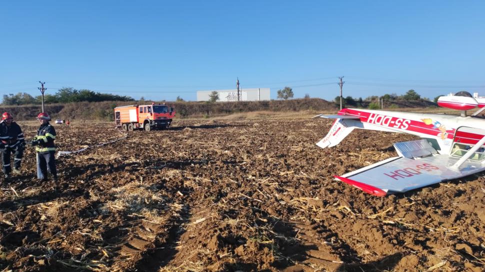 Avion aterizat forțat, pe un teren de lângă aerodromul Strejnic, Prahova. Anchetă deschisă de Parchetul de pe lângă Curtea de Apel Ploieşti 728613