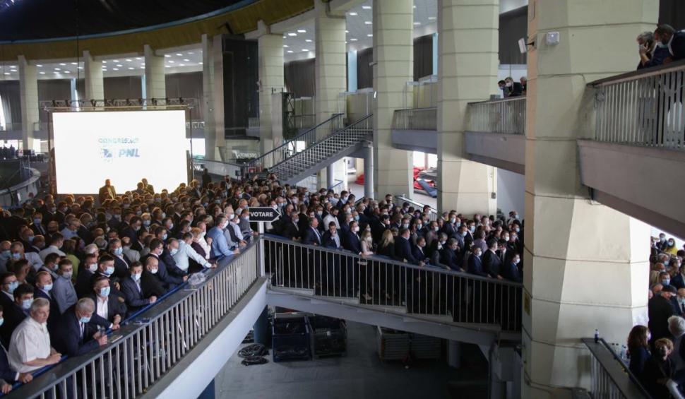 Scandal la Congresul PNL. Liberalii s-au călcat în picioare să voteze - regulile COVID, încălcate flagrant 728600