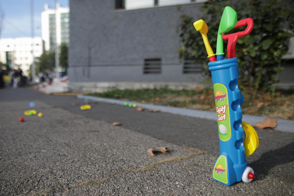 Congres PNL septembrie 2021. Protest al comunității Declic, cu un ciolan de doi metri 728513