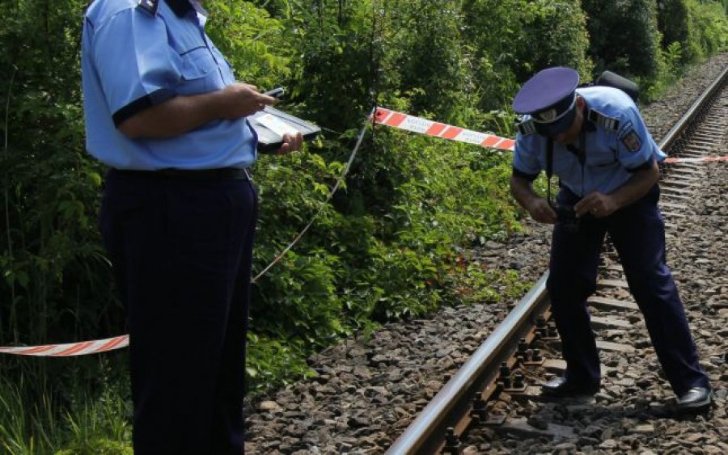 Gest disperat al unei bătrâne din Vaslui: Și-a salvat curcile din fața trenului, cu prețul vieții!