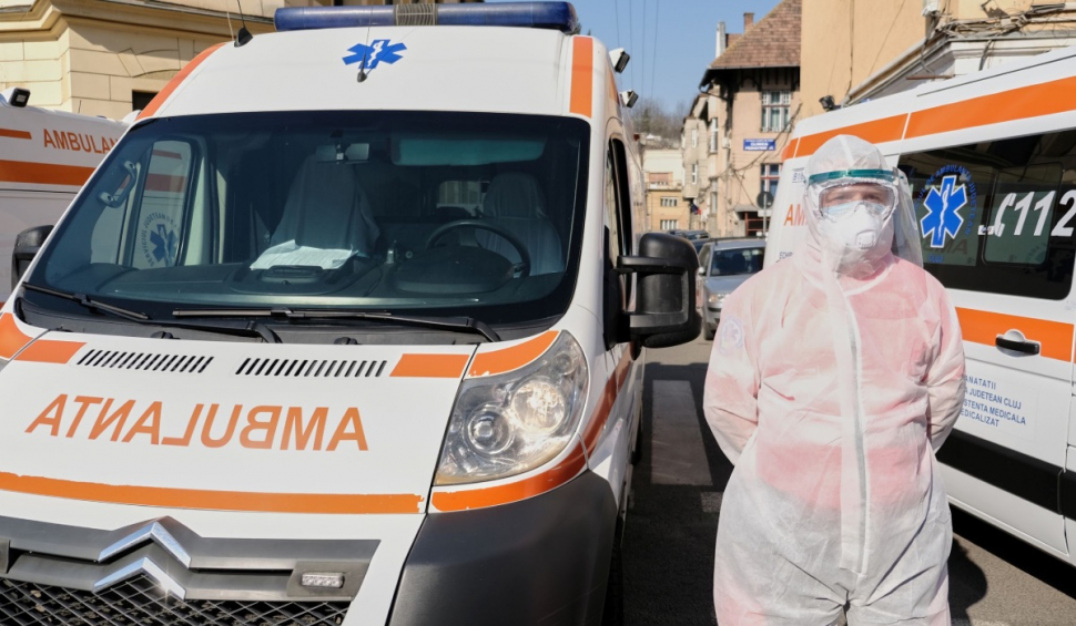 Ambulanța Galați, asaltată de apelurile celor infectați cu COVID-19: Sute de solicitări nu au fost onorate