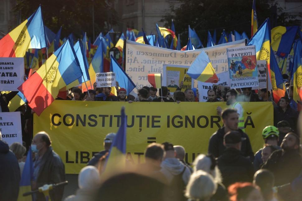 Protest de amploare în București. 20.000 de oameni au scandat "Libertate!" în fața Guvernului 729778