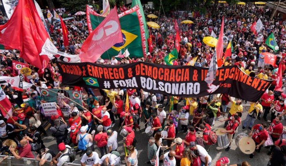 Brazilienii au ieșit în stradă să ceară punerea sub acuzare a lui Jair Bolsonaro. Președintele antivaccinist, la cel mai scăzut nivel în sondaje