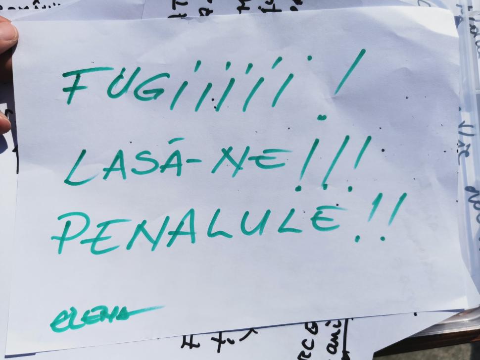 Românii nu mai cred în Superman: "Te-am pupat domnu' Florin" 730250