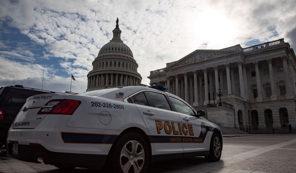 Incident de securitate la Washington. Un bărbat a fost scos de poliție dintr-un vehicul suspect, parcat lângă Capitoliu