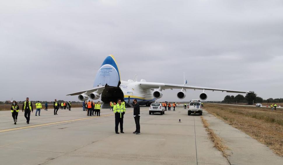 Cel mai mare avion din lume este la București. Singura aeronavă de acest tip folosită vreodată 730544