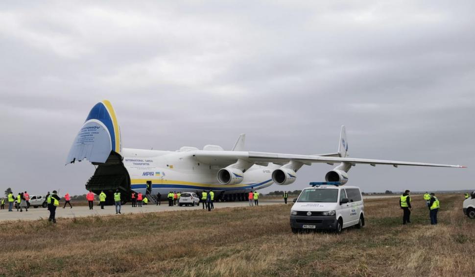 Cel mai mare avion din lume este la București. Singura aeronavă de acest tip folosită vreodată 730548