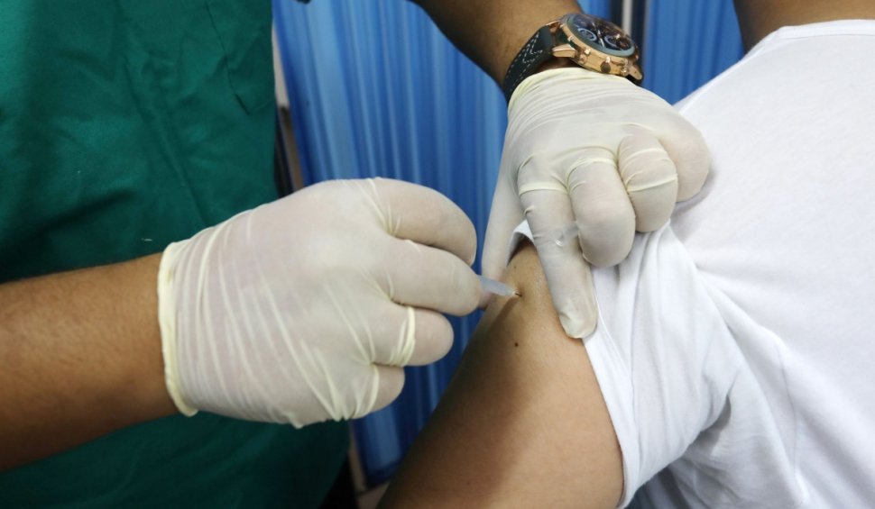 Managerul unui spital din Timişoara a anunțat Poliţia pentru vaccinări "la chiuvetă" în unitatea pe care o conduce