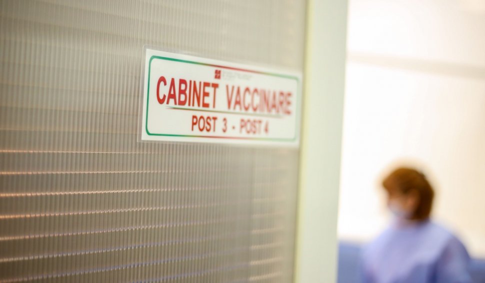 Doza 3, inclusă în schema de vaccinare primară, în unele cazuri, anunță CNCAV