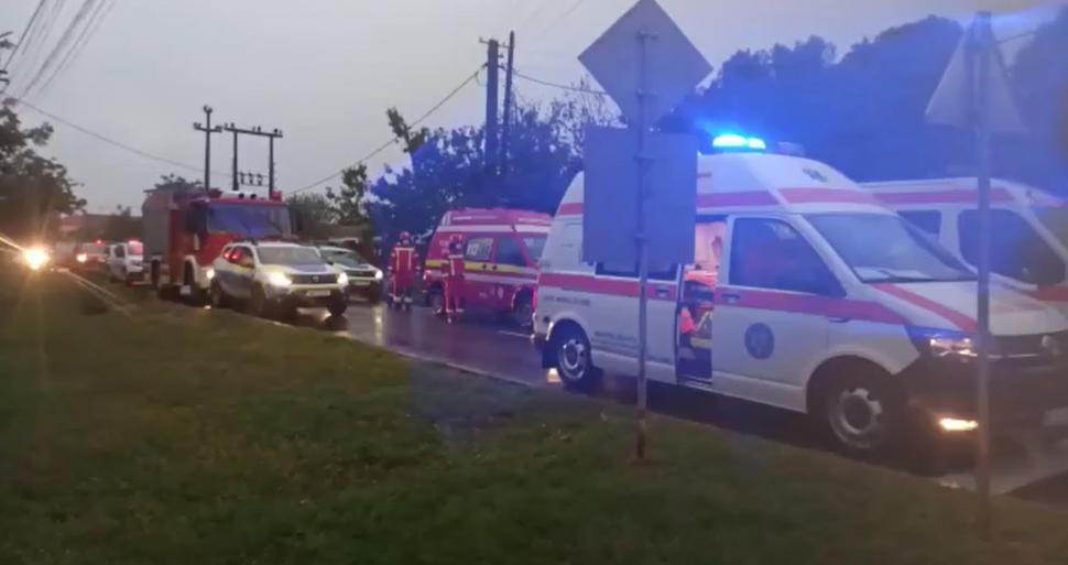 Microbuz cu 22 de pasageri, grav accident rutier în Arad. A fost activat Planul Roșu de intervenție 731062