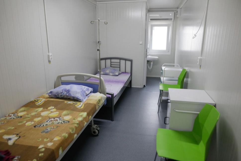 Spitalul modular din Pipera, deschis parţial. Încălzirea, cu aer condiţionat 731177