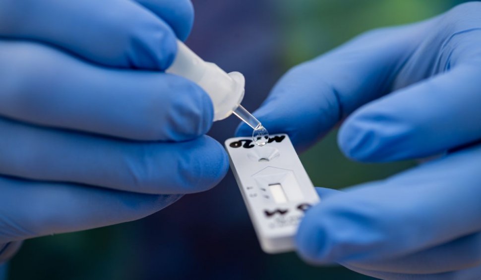 Testul PCR negativ nu exclude infecţia cu COVID-19, concluzia unui centru medical după peste 50.000 de teste