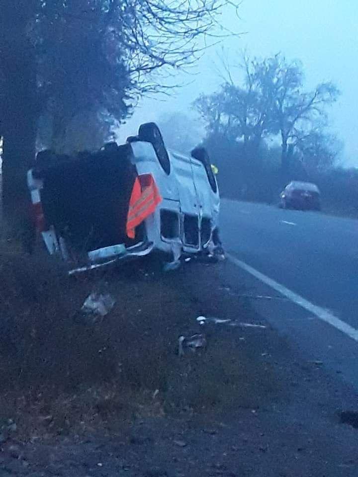 Accident între un autoturism şi un microbuz la Satu Mare, 10 persoane sunt implicate 731548