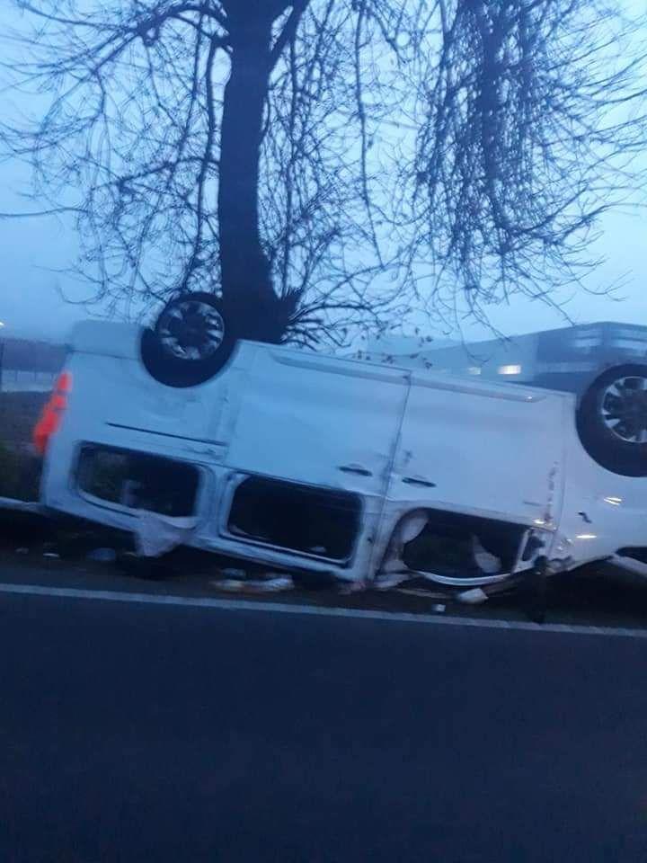 Accident între un autoturism şi un microbuz la Satu Mare, 10 persoane sunt implicate 731549