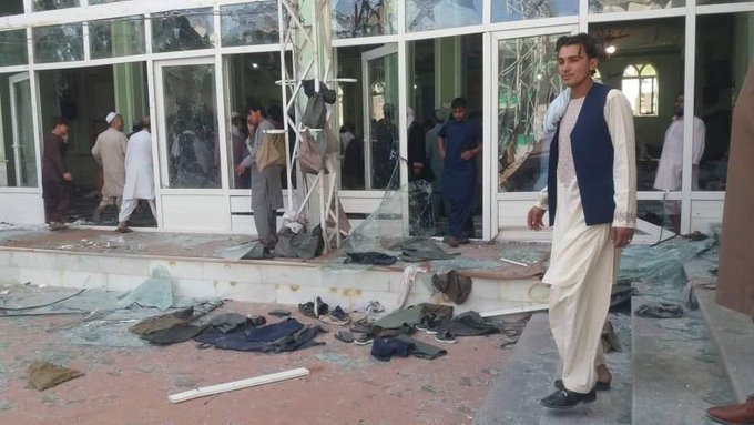 Atentat la Kandahar. Cel puțin 32 oameni au murit într-un atac cu bombă la o moschee șiită, în timpul rugăciunilor. ISIS-K, principalul suspect