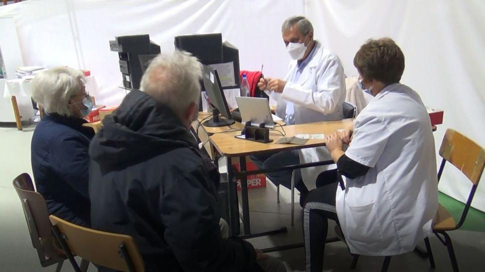 Marcel Vela a renunțat la geaca neagră și a trecut la halatul alb   731642