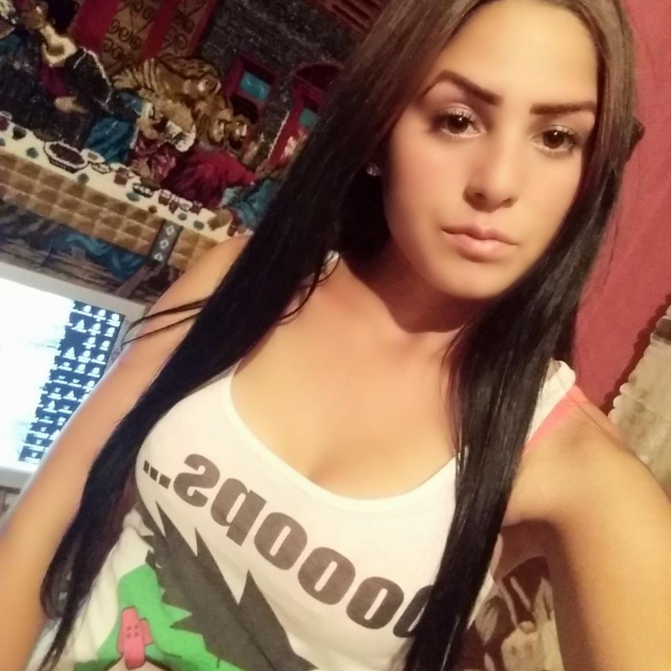 Ea este Denisa, tânăra însărcinată moartă după o "simplă răceală" la Satu Mare 731779