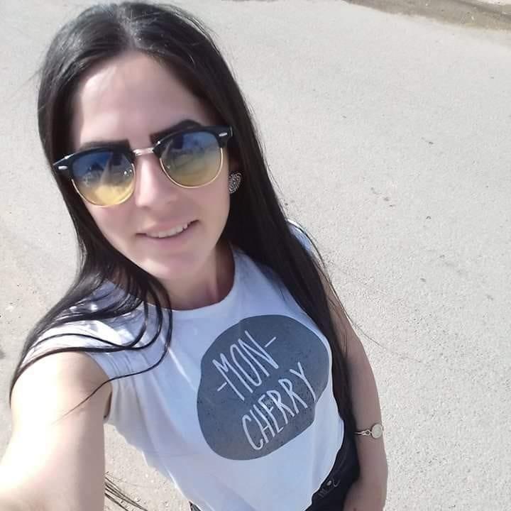 Ea este Denisa, tânăra însărcinată moartă după o "simplă răceală" la Satu Mare 731782