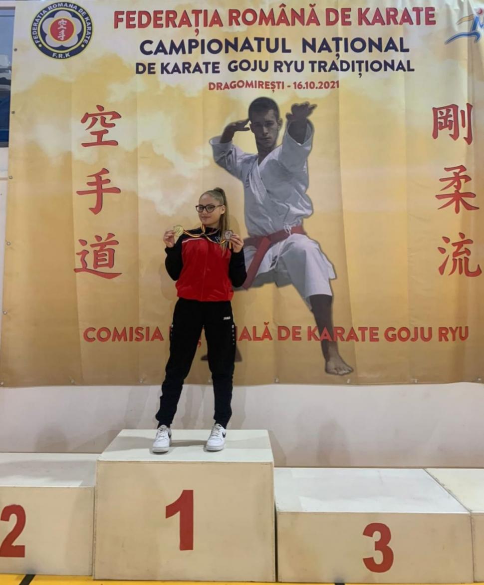 200 de sportivi s-au înfruntat la Campionatul Naţional de Karate Goju-Ryu. Povestea de succes a Emiliei Ştorobăneanu, campioana de 15 ani, cu peste 100 de medalii 732033