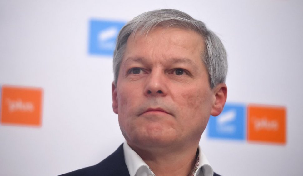 Dacian Cioloș merge la vot în Parlament cu miniștrii respinși