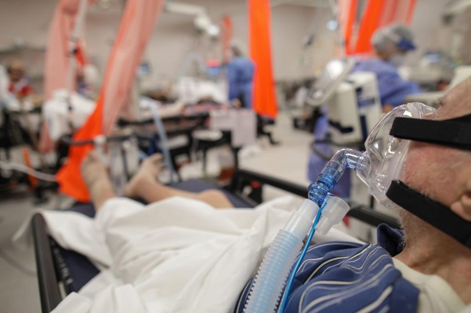 Spitalul Bagdasar Arseni din București: "Este într-adevăr ca pe front, dar aceasta este meseria noastră, acesta e jurământul pe care l-am depus și vom continua" 732216