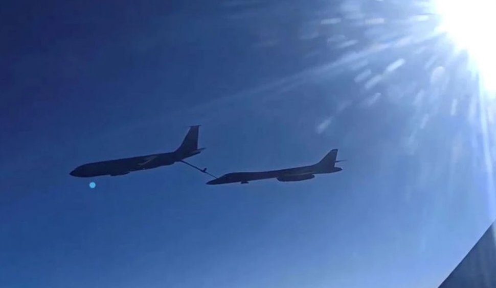 Rusia a trimis avioane de luptă Suhoi după două bombardiere americane deasupra Mării Negre