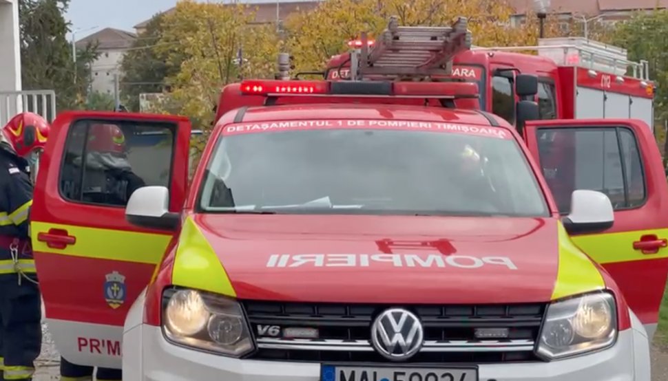 Alarmă de incendiu la Spitalul Județean din Timișoara. Zeci de pompieri se află la fața locului
