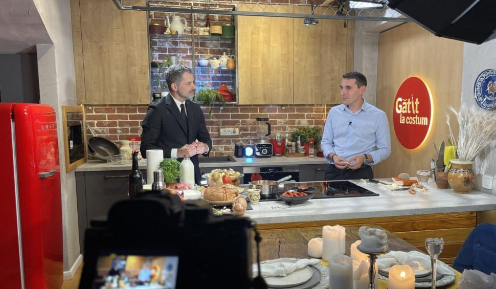 Friptură de pui la cuptor cu legume, rețeta lui Ștefan Lungu, la "Gătit la costum”. Principele Nicolae al României, invitatul special al ediției 2 732658