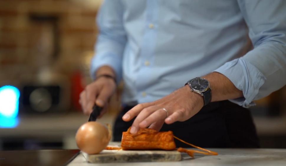 Friptură de pui la cuptor cu legume, rețeta lui Ștefan Lungu, la "Gătit la costum”. Principele Nicolae al României, invitatul special al ediției 2 732662