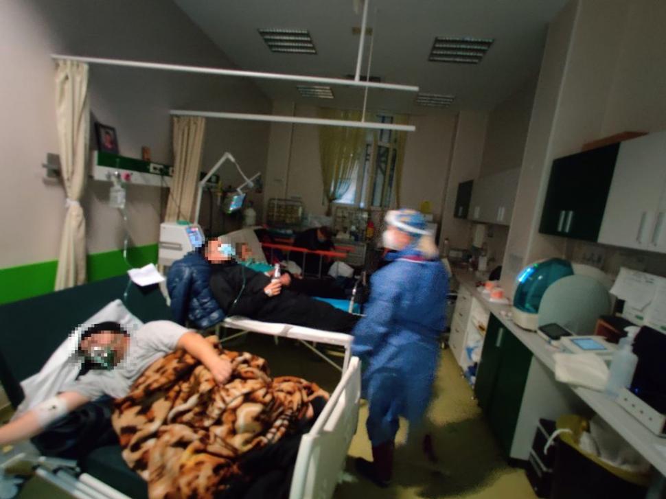 Imaginile dezastrului din spitale. Pacienți fără loc la Terapie Intensivă 732979